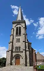 La façade de l'église.