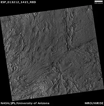 Région au terrain tourmenté près de Reull Vallis, 38,3° S et 96,9° E.