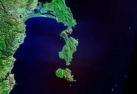 Péninsule Freycinet et l'île Schouten vue de l'espace (fausse couleur).