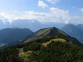 Le Hoher Fricken depuis le Bischof et en arrière-plan le Zugspitze.