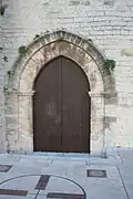 Porte nord (porte des morts, qui s'ouvrait sur le cimetière).