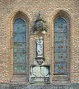 La façade et la statue de « Notre-Dame de l'Assomption ».