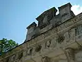 Devise de la ville gravée sur le fronton de la Porte Renaissance.