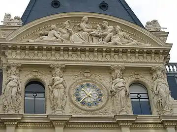 La Banque distribuant les crédits (1880-1883), fronton du Crédit lyonnais, Paris, boulevard des Italiens.