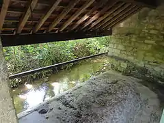 Lavoir, rue de Labbeville.