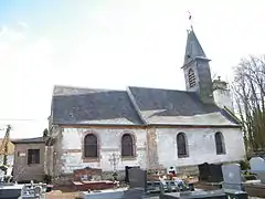 L'église, vue du cimetière.