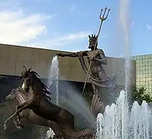 Sculpture de Poséidon sur son char tirés par des hippocampes, Monterrey, Mexique.