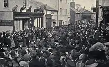 Procession funéraire de Will Gladstone dans les rues de Hawarden.