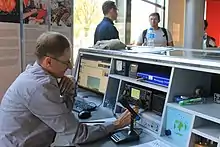  Opération radio à la station de radio amateur HB9O