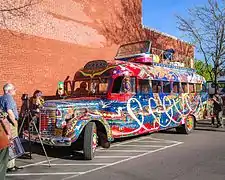 Further, le bus de Ken Kesey.