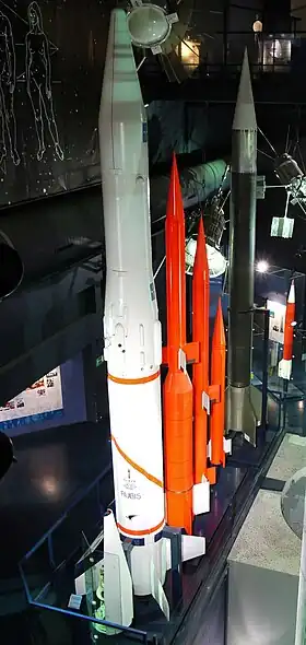 Fusées sondes Bélier, Centaure, Dragon et Veronique au musée de l'Air et de l'Espace (au premier plan, une fusée Rubis).