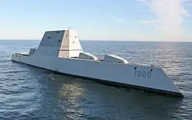 Photo du premier navire de la classe Zumwalt, de l'U.S. Navy.