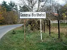 L'entrée du village General Berthelot en Roumanie.