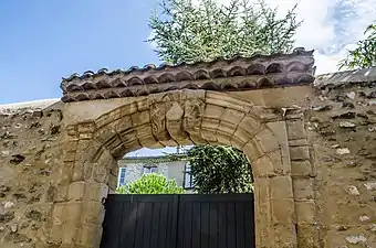 Chabeuil, portail de l’ancien couvent des Ursulines.