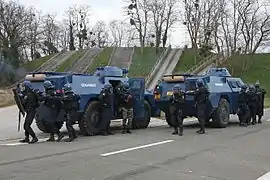 Véhicules blindés VBRG de la gendarmerie mobile