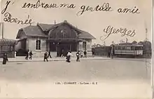 Autre vue de 1904, où on voit un tramway de la ligne reliant la gare à la mairie de Clamart stationner à coté de la gare