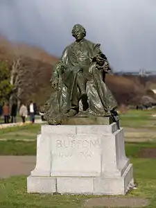 Monument à Buffon (1883), bronze, Paris, Jardin des Plantes.