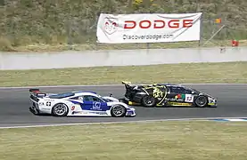 Bagarre entre une Saleen S7-R et une Lamborghini Murciélago R-GT, deux voitures de la catégorie GT1 (2006).