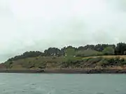 Le cairn vu de la mer.