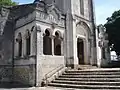 Gaillères, porche de l'église.