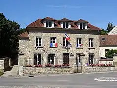 École et ancienne mairie.