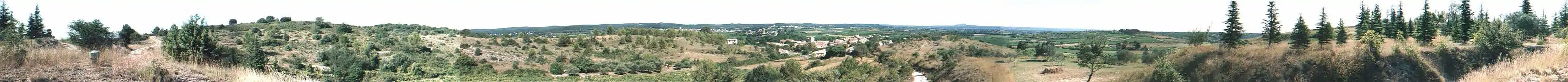 Vue panoramique 360° de Gajan. Photo prise de la colline du réservoir en août 2000.