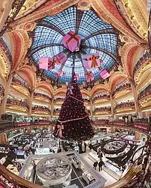 Intérieur des galeries Lafayette Haussmann pour Noël 2009.