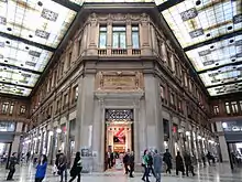 La galleria Alberto Sordi, au centre la librairie Feltrinelli.