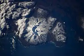 Vue satellite de la péninsule Gallieni et du mont Ross au centre.