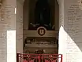 Monument aux morts dans l'église Saint-Pierre.