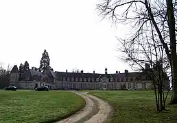 Le château de Neuville à Gambais.