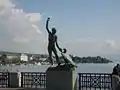 Ganymède et Zeus en aigle (bronze), Zurich Bürkliplatz.