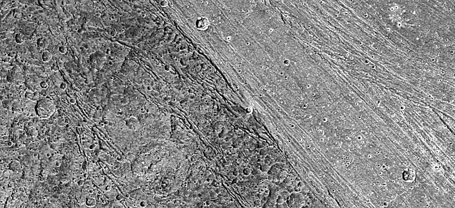 Détail de la surface de Ganymède.