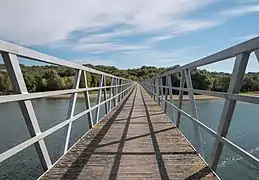 Pont sur la retenue d'eau de Ullíbarri-Gamboa entre Garaio et Azua.