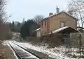 L'ancienne gare de Fontaines, où une seule voie a été maintenue.