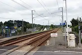 Passage à niveau et halte, vue en direction de Morlaix