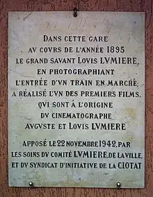 Plaque commémorant le tournage du film, apposée en 1942 dans la gare de La Ciotat.