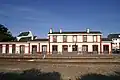 Le bâtiment de la gare de Quiberon (vu côté quais).