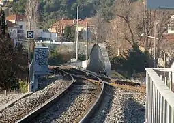 Raccordement voies A et B avant le viaduc.