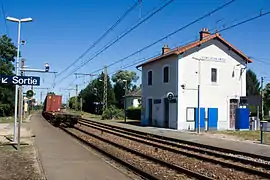 À  gauche : la voie 2 en direction de Melun ; à droite : la voie 1 en direction de Montereau.