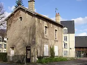 L'ancienne gare de Chapelle-la-Délivrande de la Compagnie de chemin de fer de Caen à la mer.