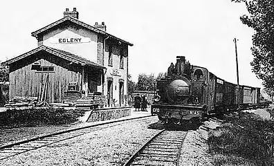 Corpet 130 T n°45 en gare d'Egleny, train en direction de Toucy.