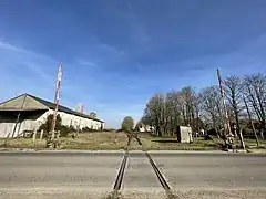 Le PN9 et le faisceau de la gare de La Chapelle-la-Reine.