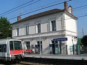 RER en gare de Gif-sur-Yvette.