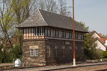 Poste d'aiguillage de la gare de Bischheim à l'architecture typique Alsace-Lorraine.