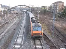 Une BB 26000 sur une voie rénovée arrivant en gare
