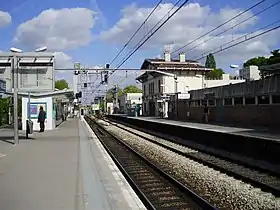 Quais et voies en regardant vers Aéroport CDG 2/Mitry - Claye.