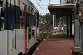 Rame Z 20500 en gare de Ballancourt à destination de Malesherbes.