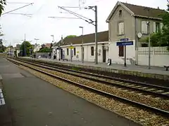 Le quai pour Paris vu depuis le quai pour Valmondois