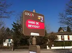 L'arrêt « Gare de Beynost » desservi par les lignes 1 et 2 de Colibri.